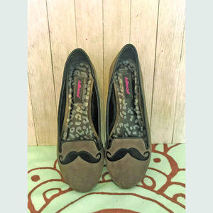 Mustache Slip-on Flats